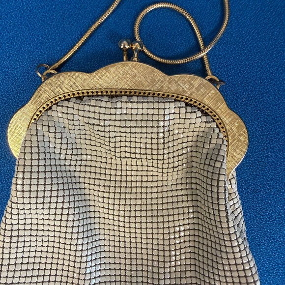 Vintage Elegant Gold Mesh Evening Bag - Picture 8 of 8